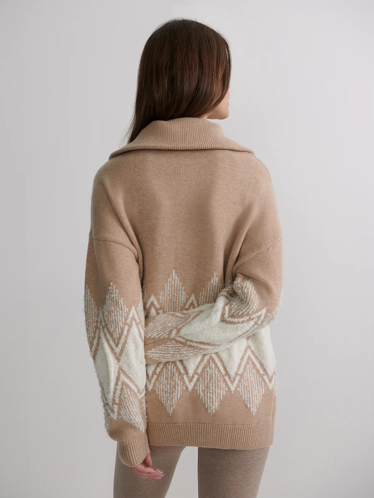LIGHT TAUPE
