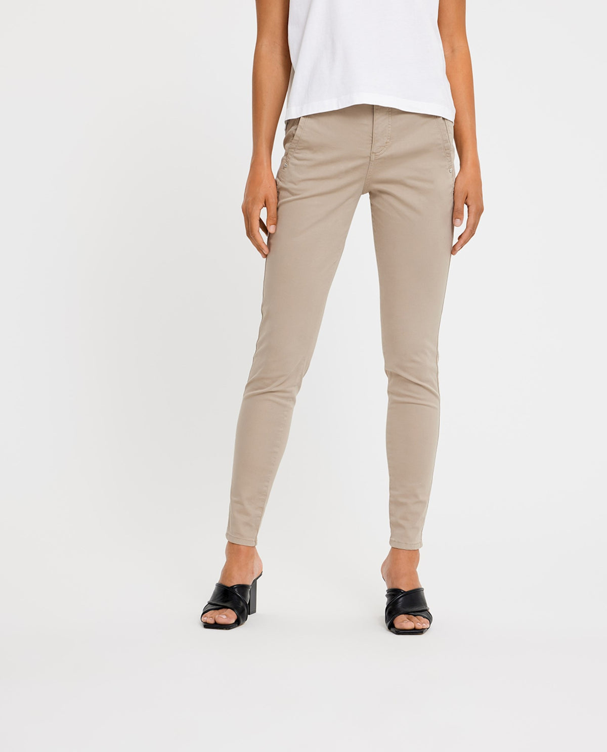 31051 WARM SAND