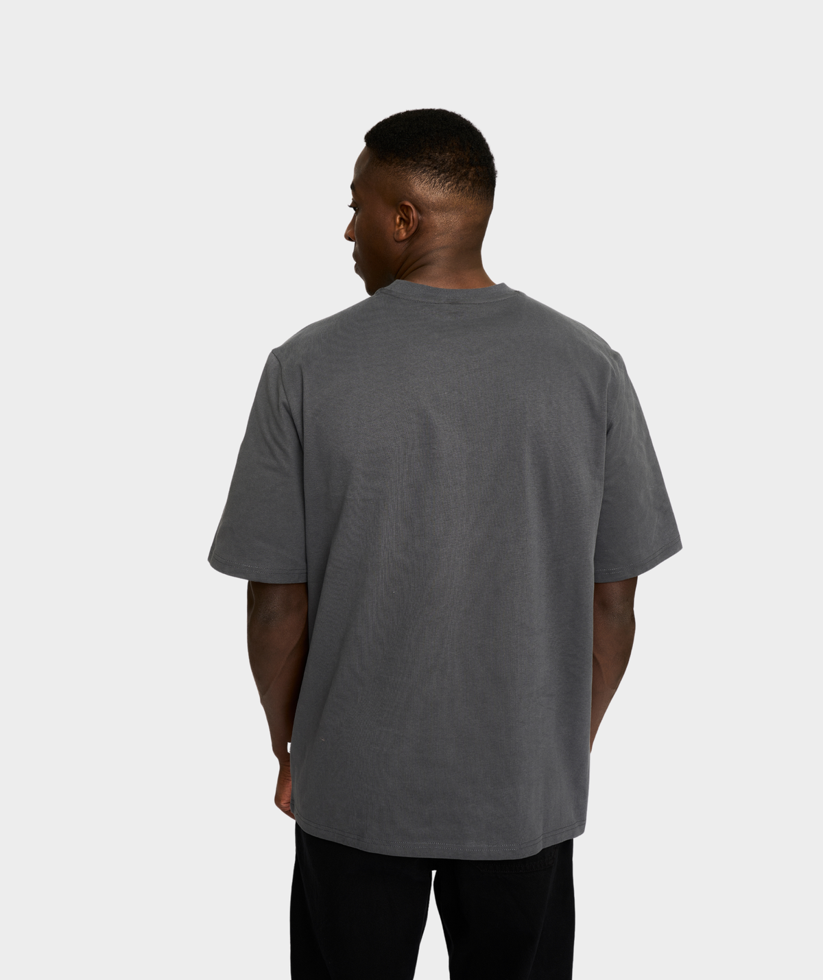 8-BLACK