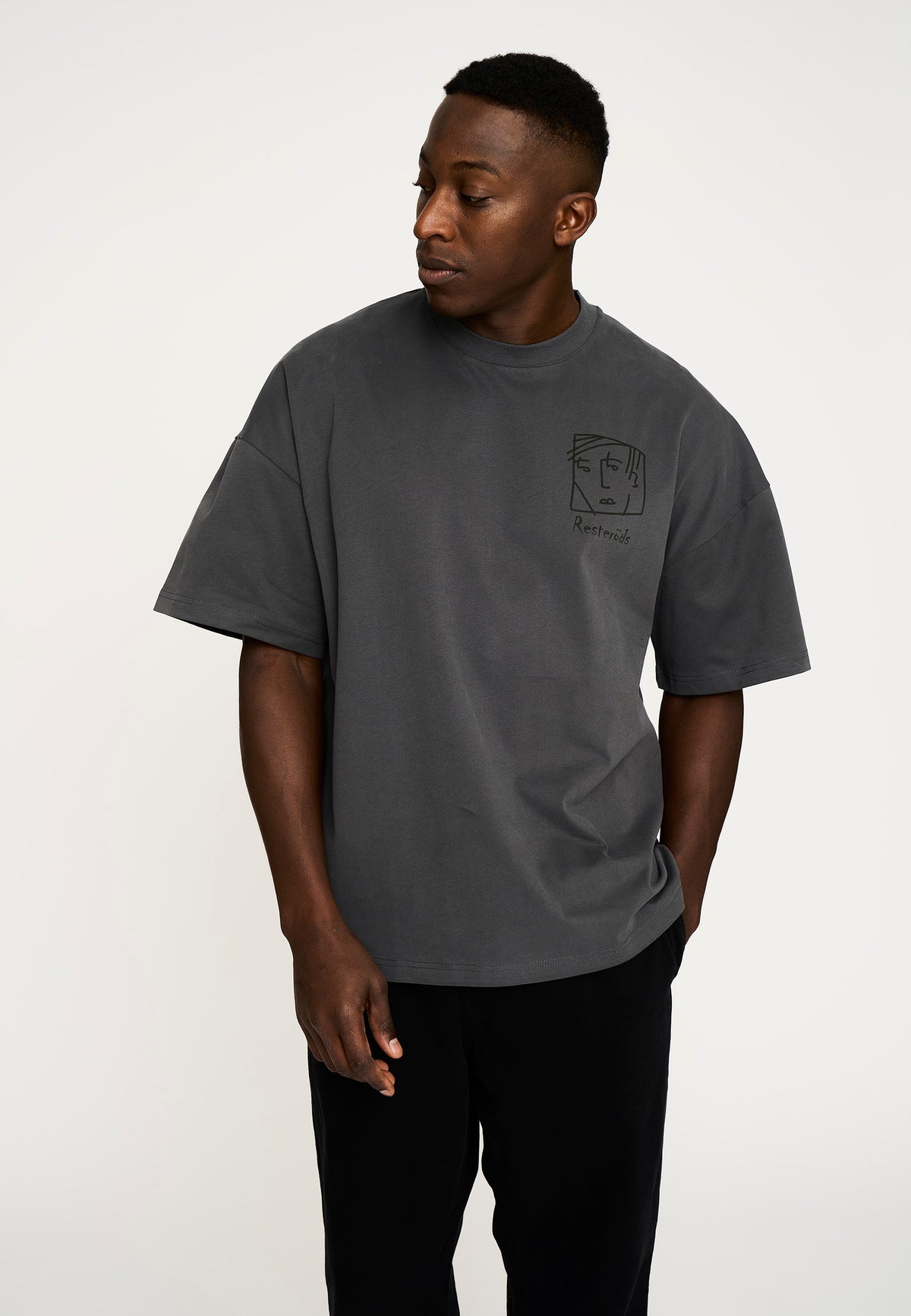8-BLACK