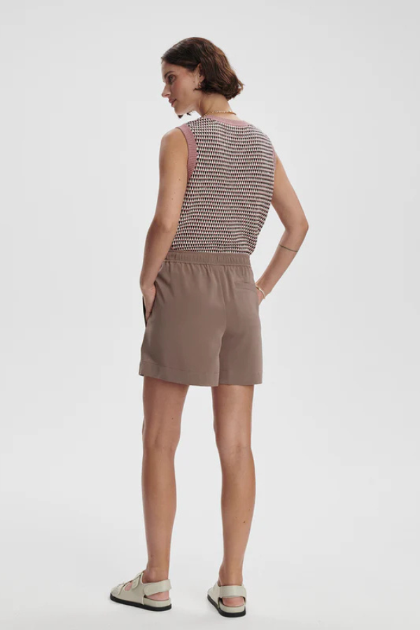 DEEP TAUPE