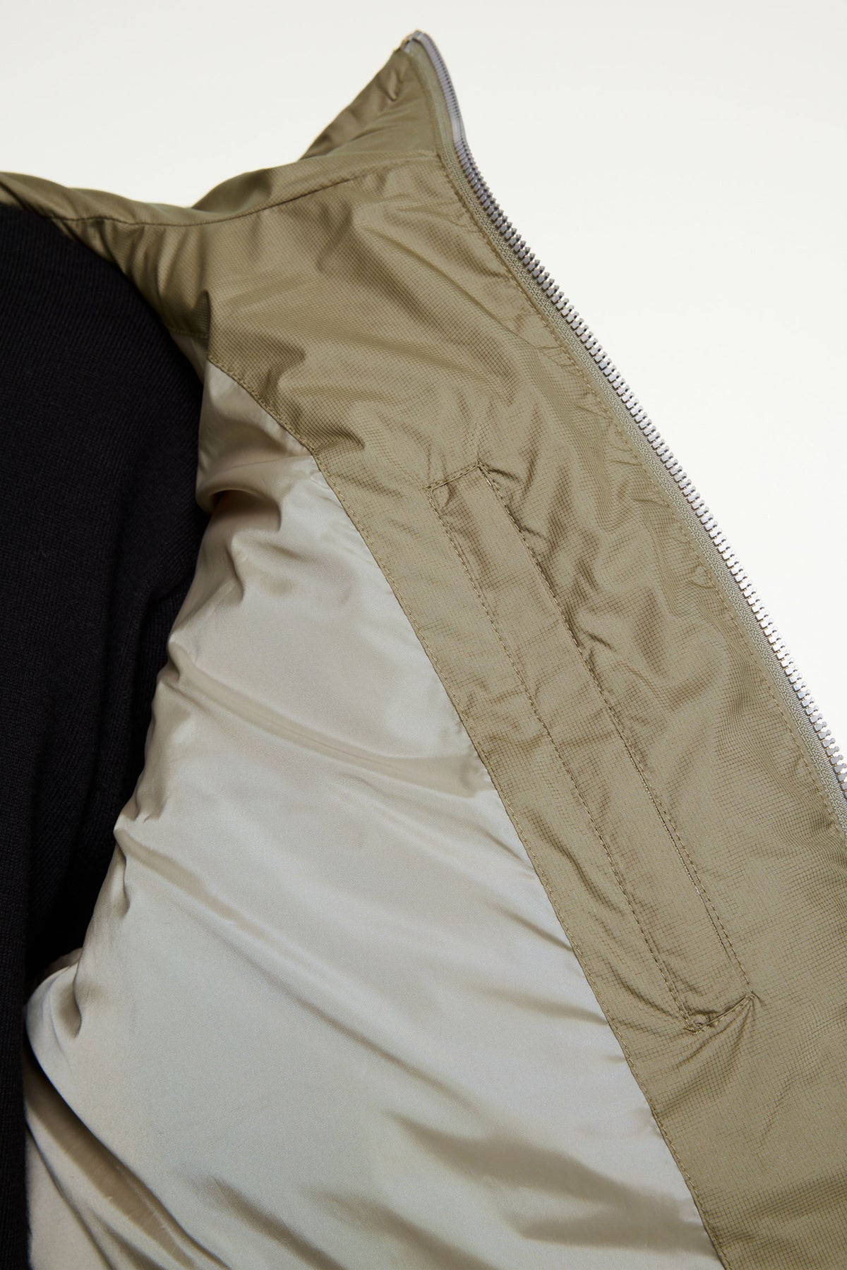 122 LIGHT OLIVE