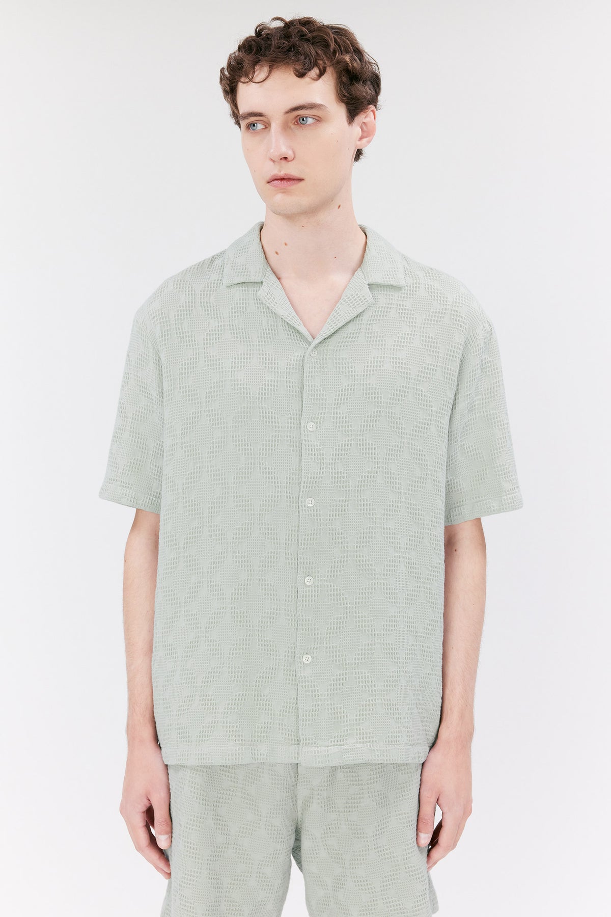 083 SEA FOAM