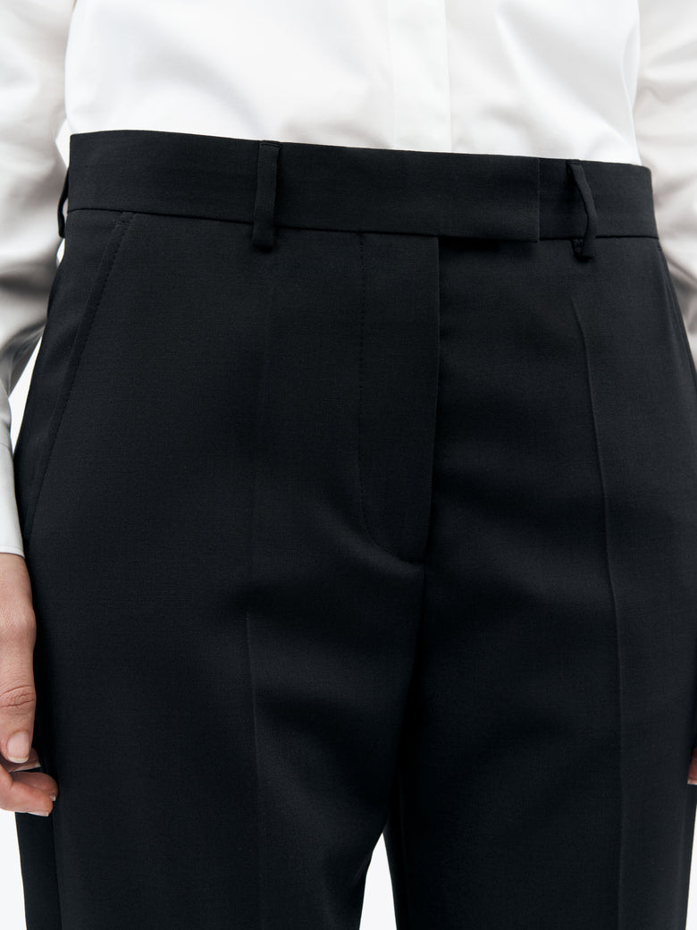050 BLACK