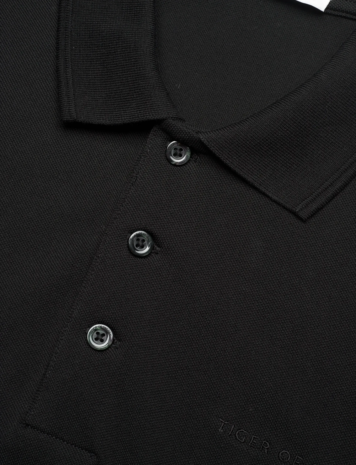 050 BLACK