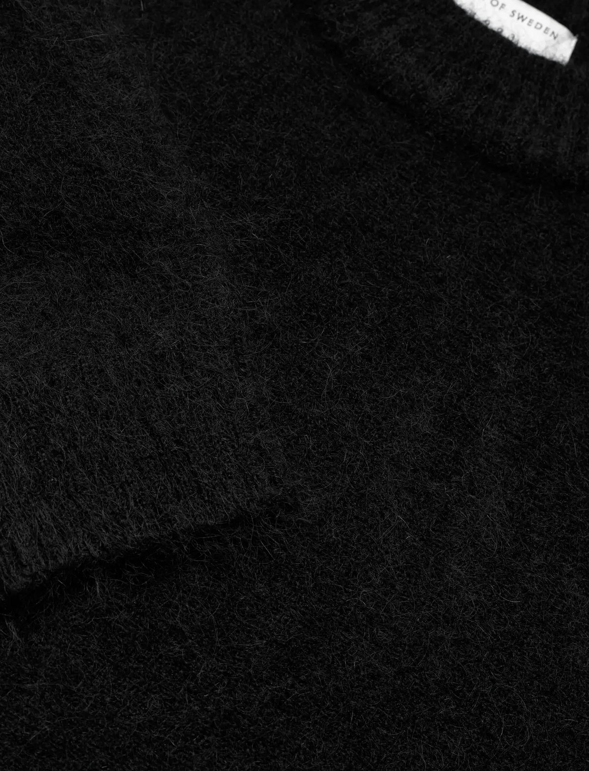 050 BLACK