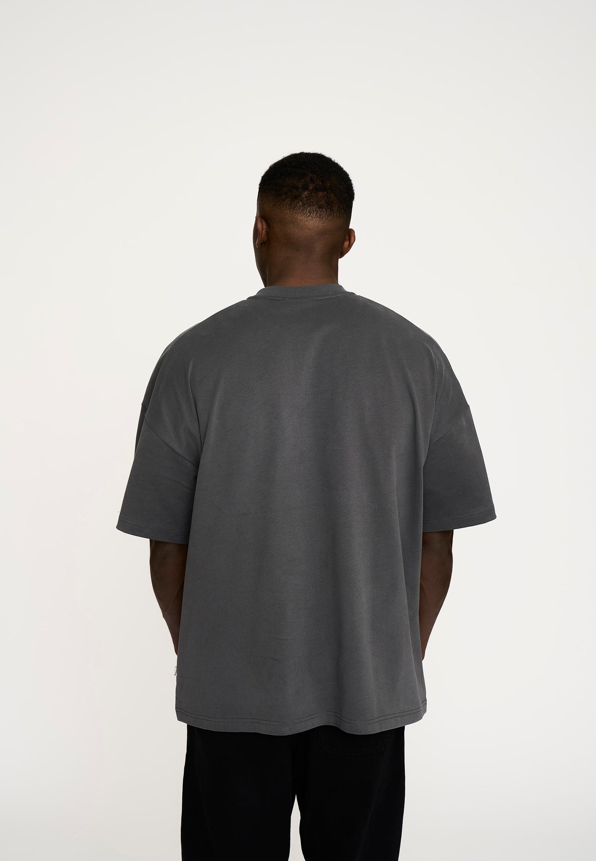 8-BLACK
