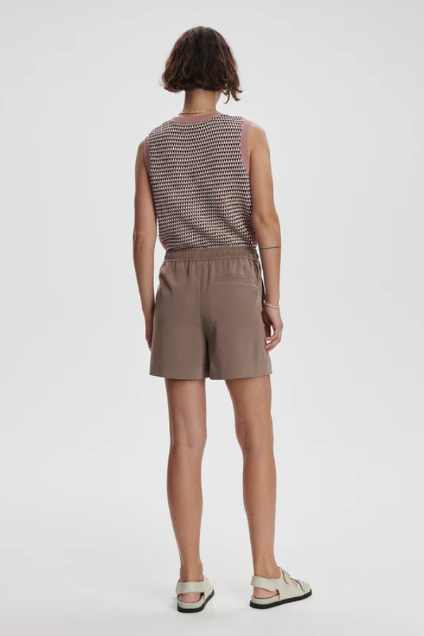 DEEP TAUPE