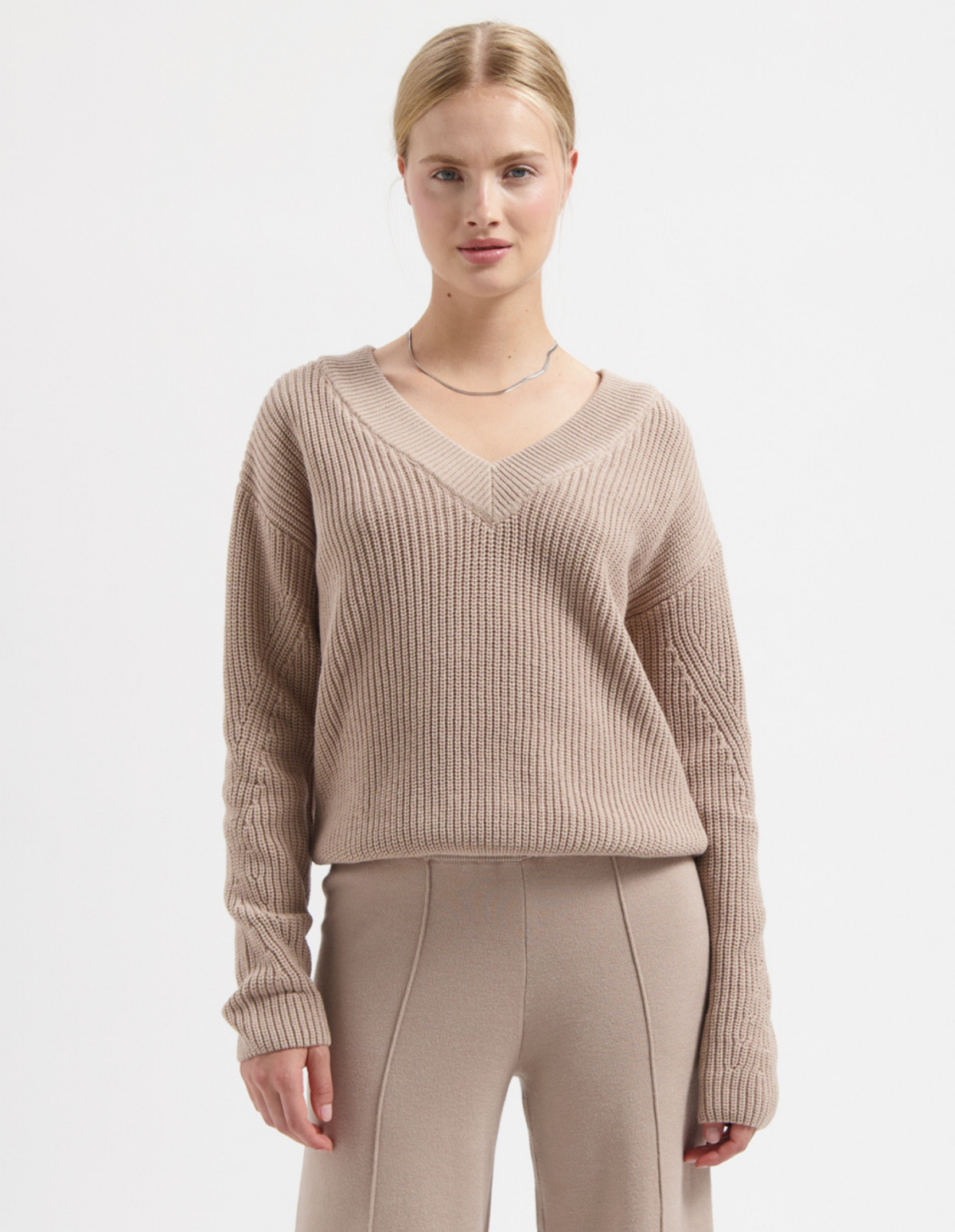 20001 TAUPE