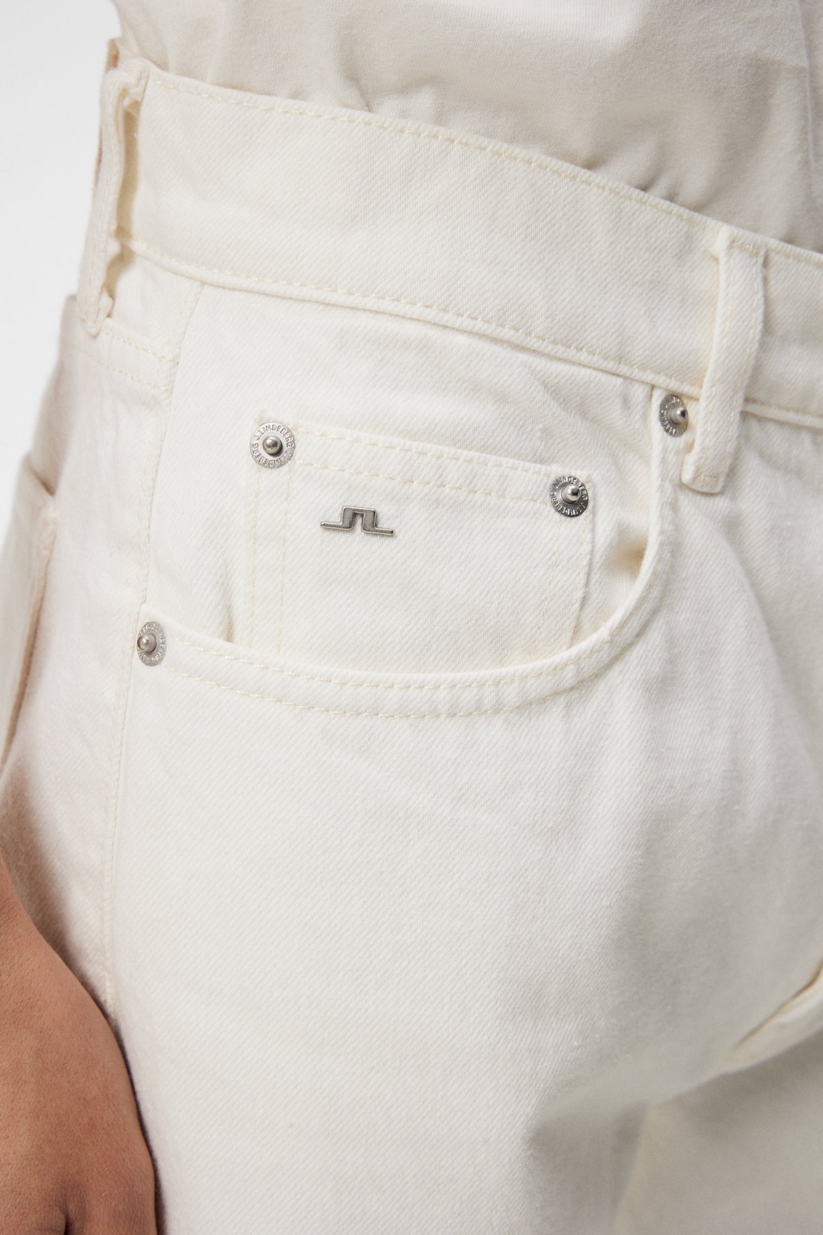 A003 CLOUD WHITE 34