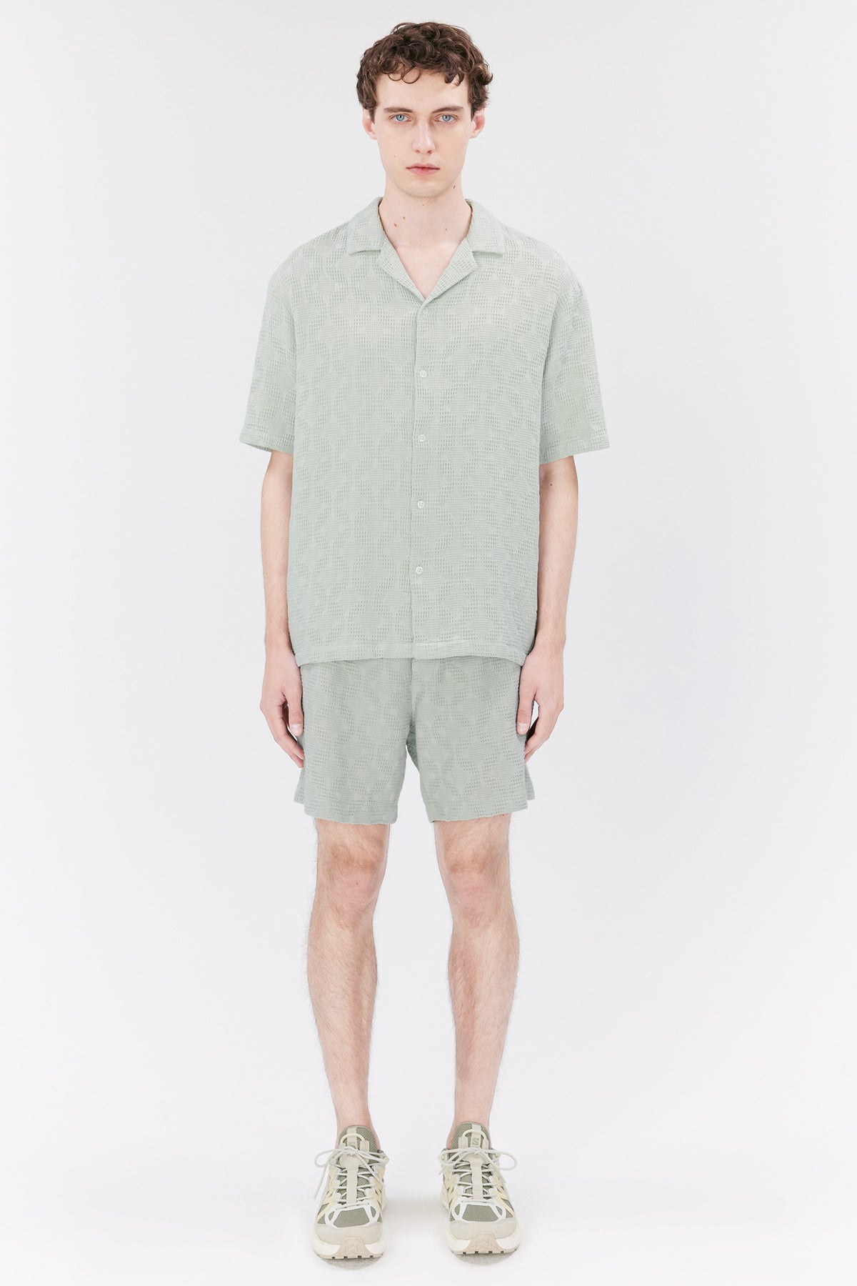 083 SEA FOAM