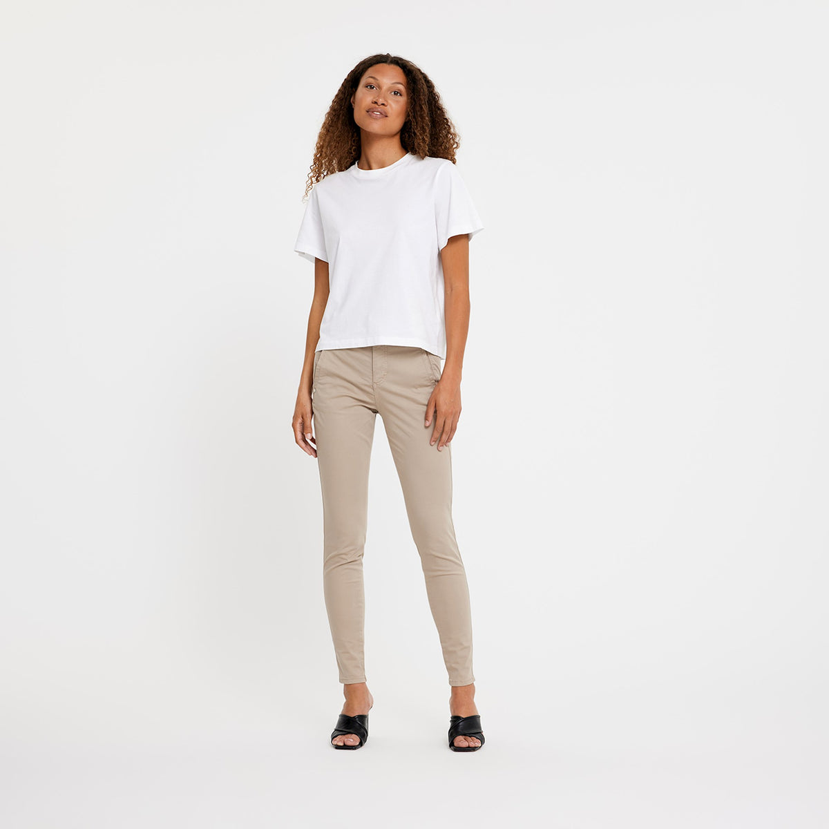 31051 WARM SAND