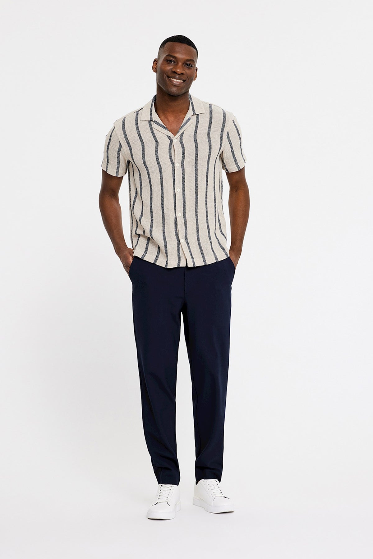 00003 NAVY 34''