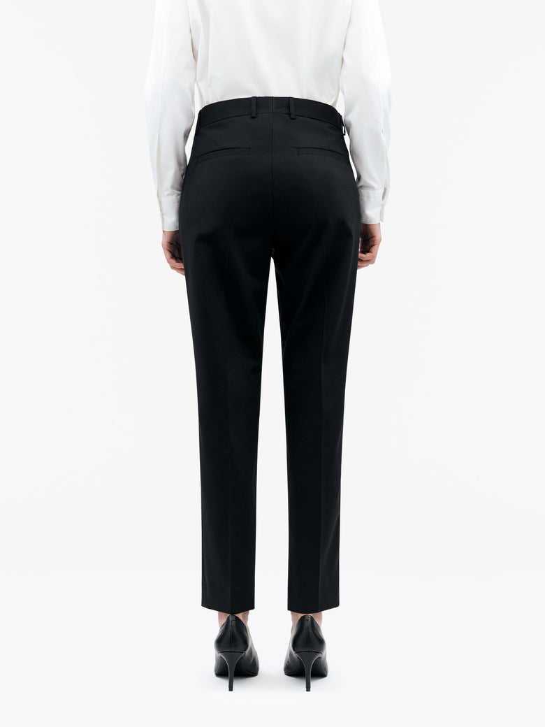 050 BLACK