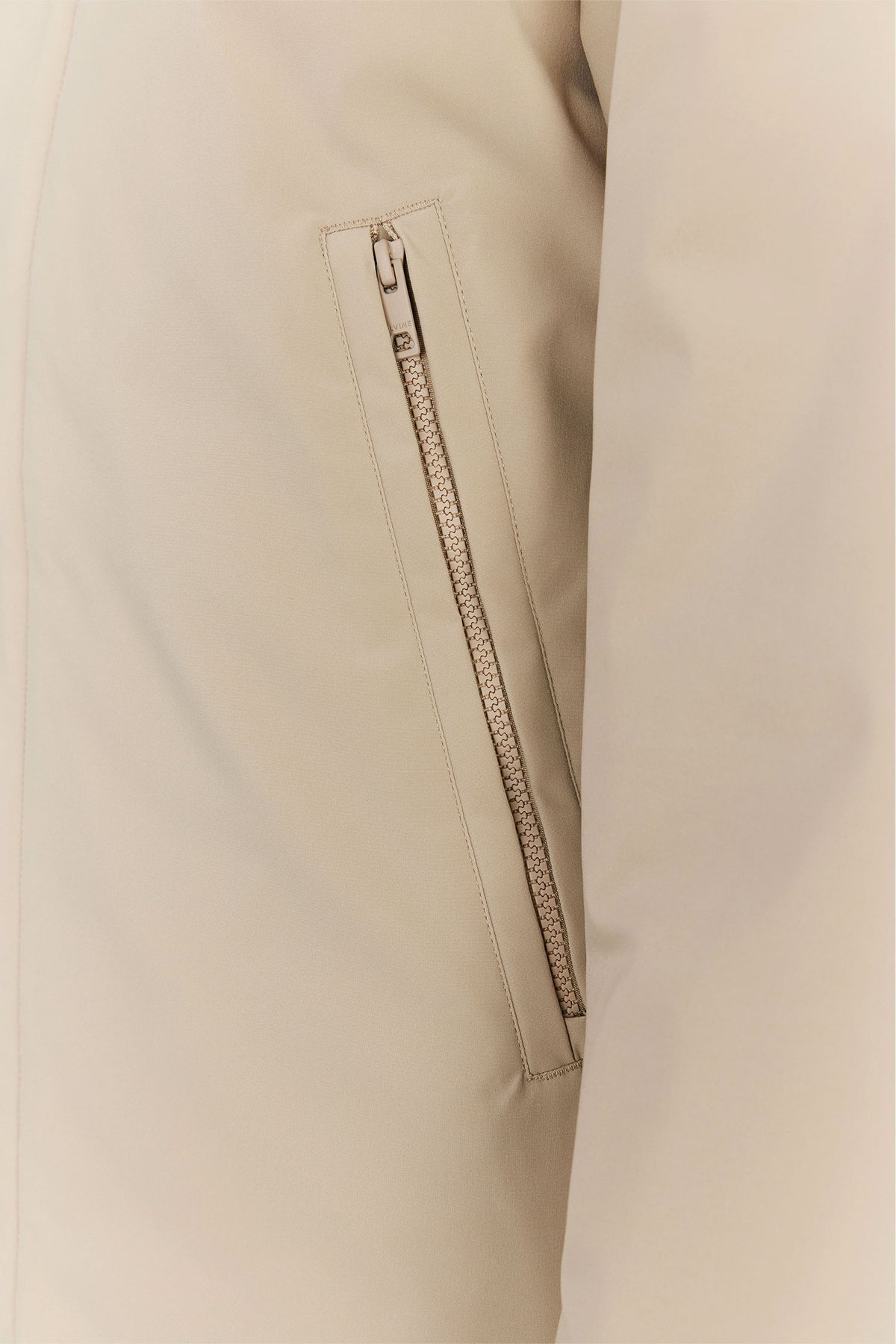 394 DUST KHAKI